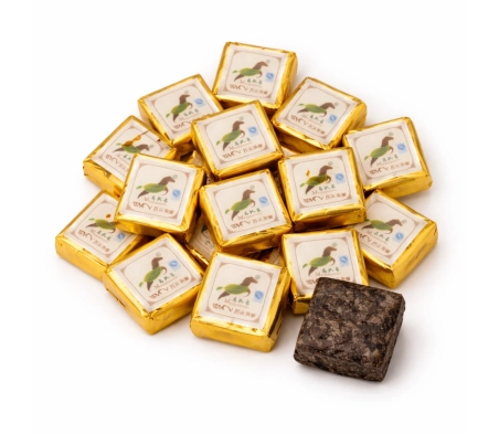 Чай черный Шу Пуэр медаль кубики, Waka, 100 г